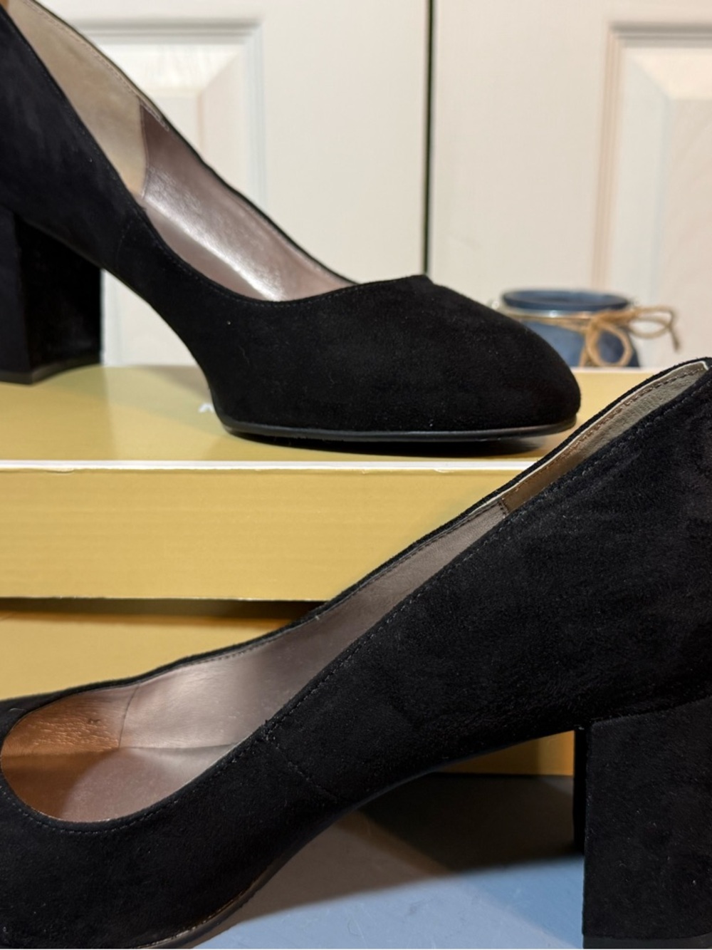 Classic Black velvety Block Heel Pumps - Women 10W